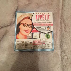 -MAKE AN OFFER- The balm appétit eyeshadow palette